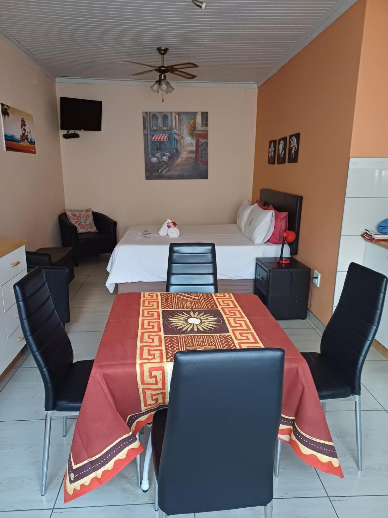 Capbon Guesthouse Βίντχουκ Εξωτερικό φωτογραφία