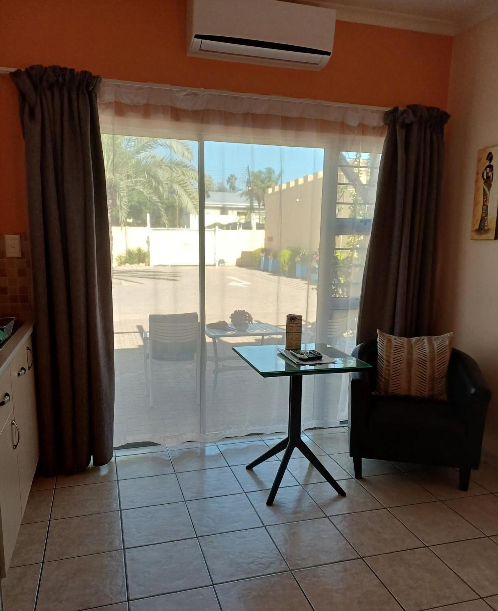 Capbon Guesthouse Βίντχουκ Εξωτερικό φωτογραφία